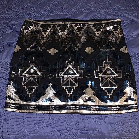 NWT Express Sequins Mini Skirt - Picture 1 of 2